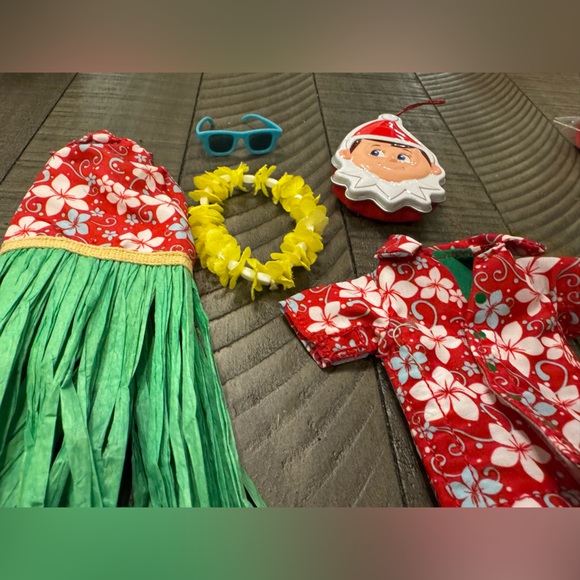 Elf On The Shelf a Holiday Tradition. Claus Couture Collection. - Picture 5 of 5